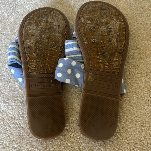 Gianni Bini Sandal - Picture 2 of 3